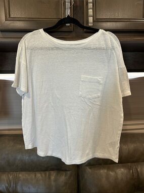 Old Navy White Short-Sleeve Pocket Tee